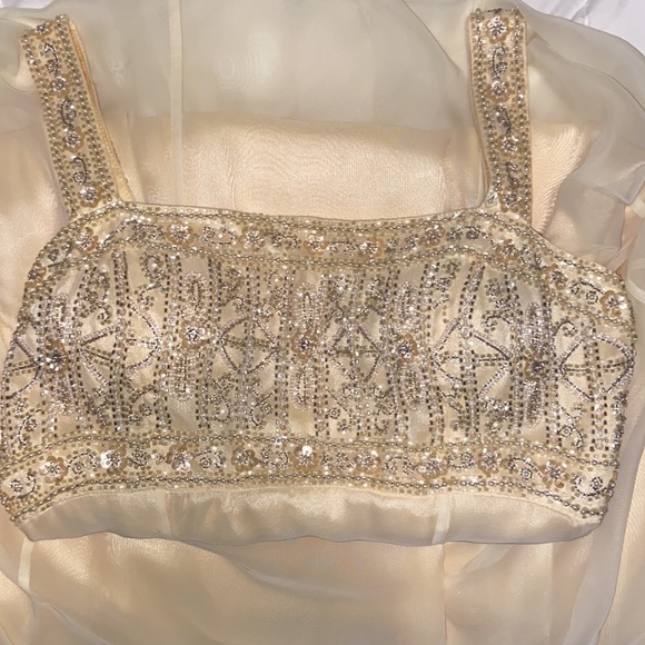 Fleur De Lis dress, size 4 prom dress yellow in amazing condition embellished - Picture 7 of 7